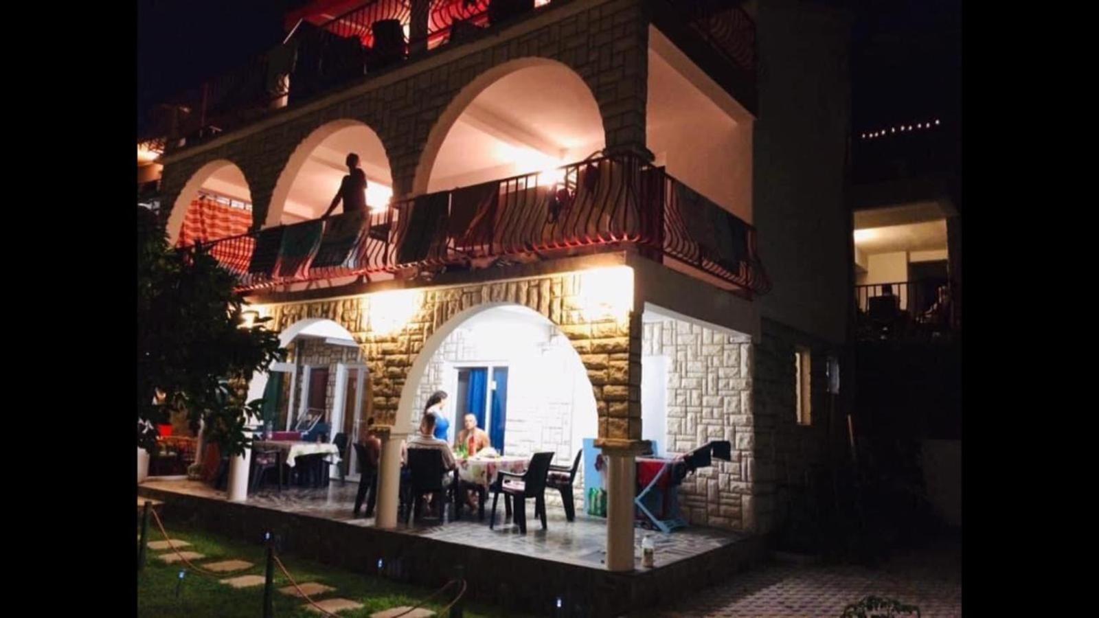 Apartmani Ema Трогир Екстериор снимка