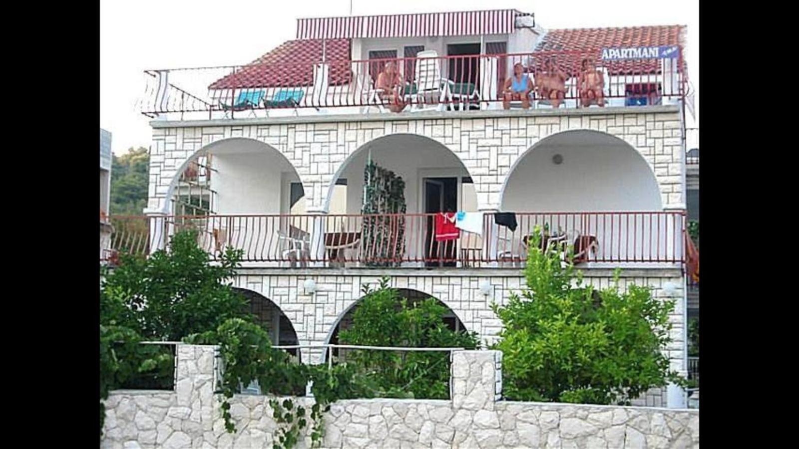 Apartmani Ema Трогир Екстериор снимка
