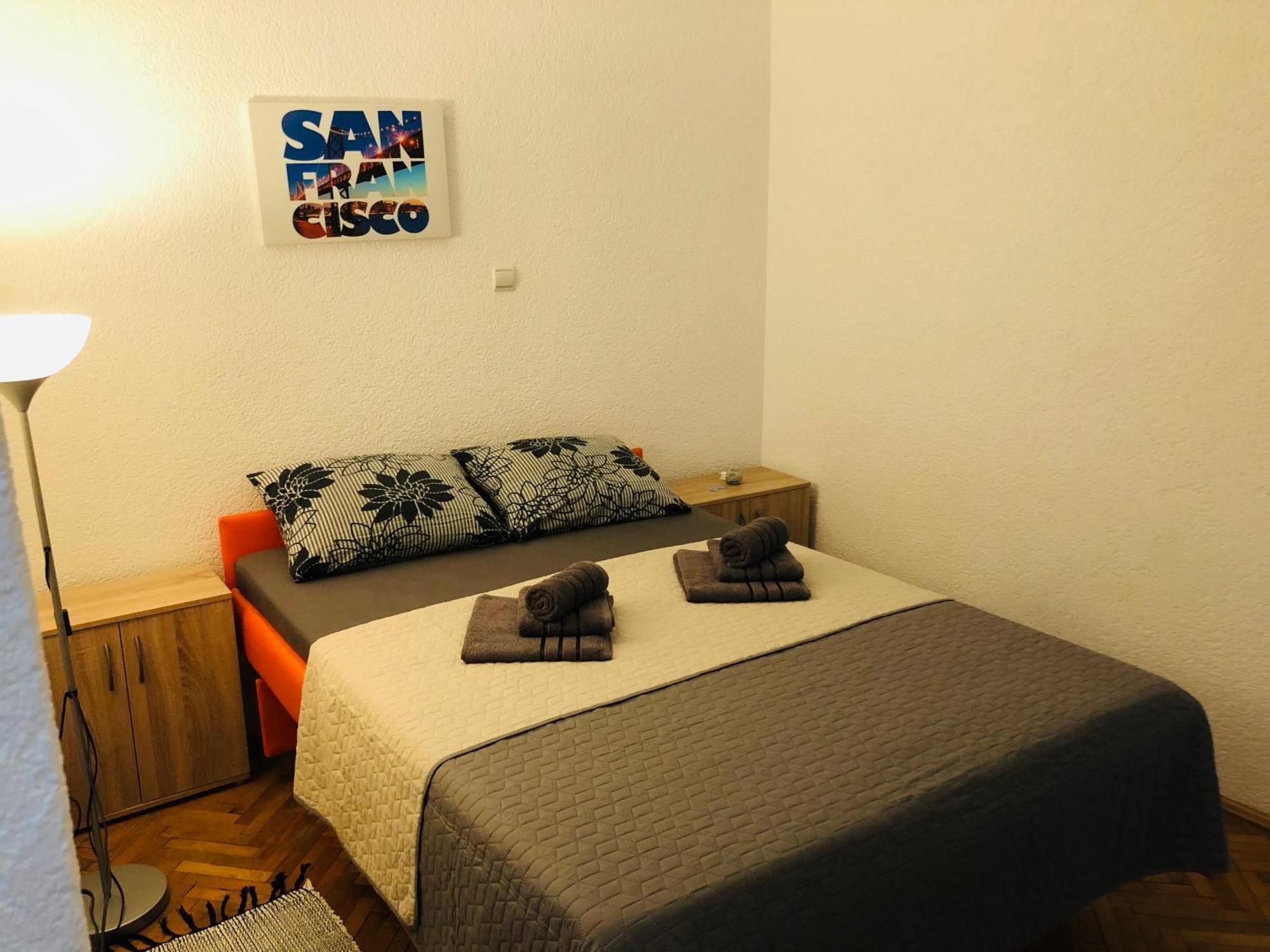 Apartmani Ema Трогир Екстериор снимка