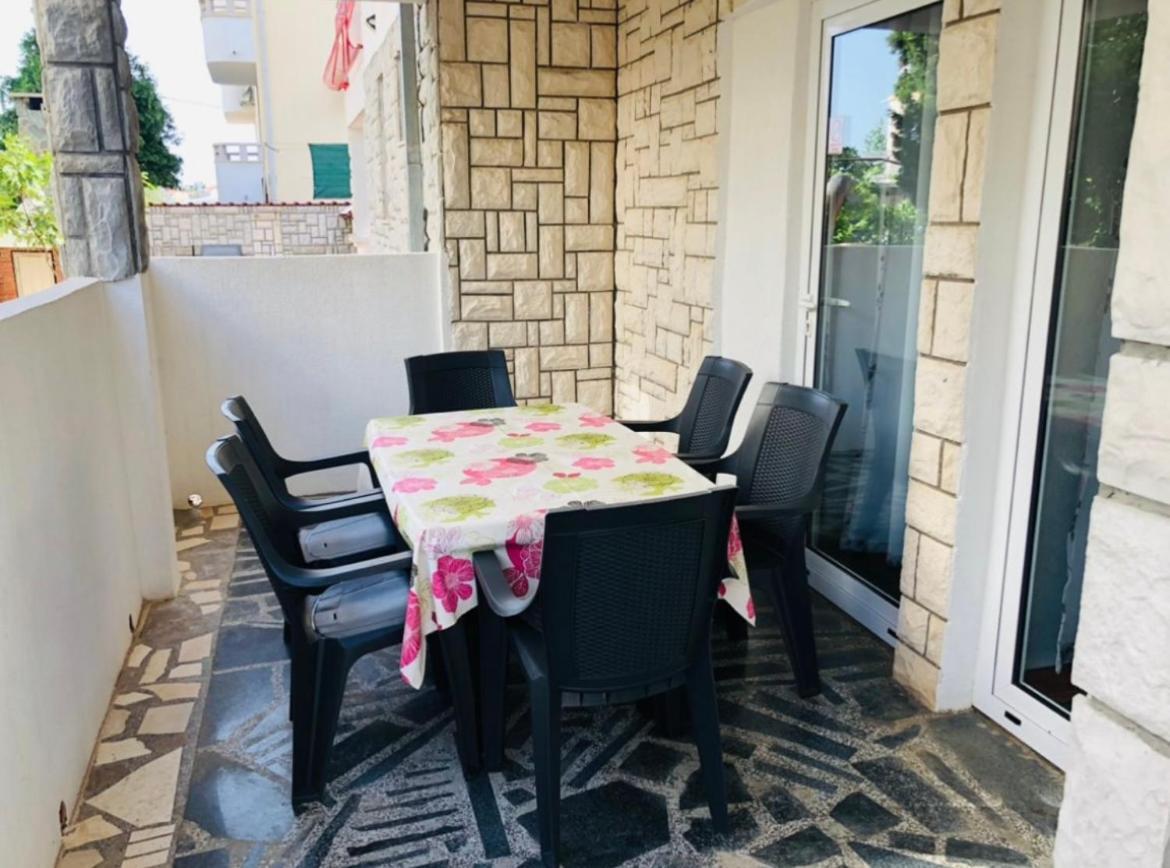 Apartmani Ema Трогир Стая снимка