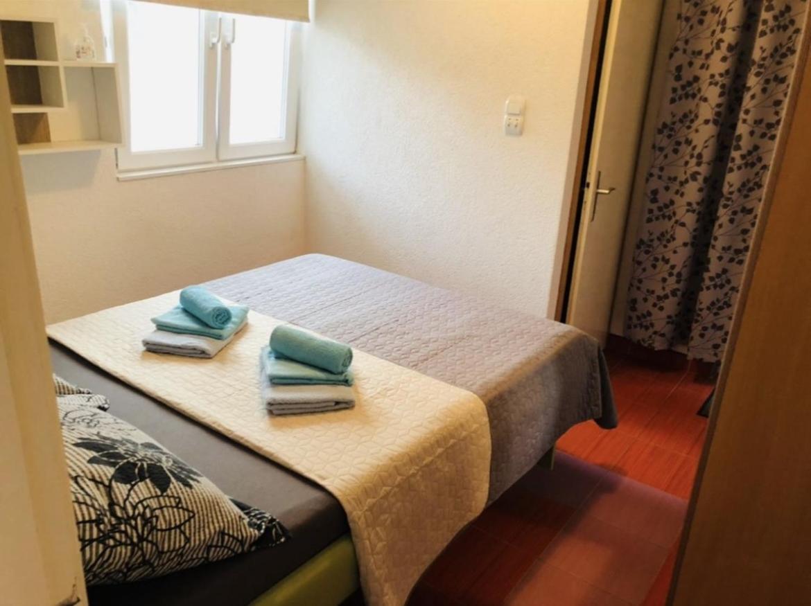 Apartmani Ema Трогир Стая снимка
