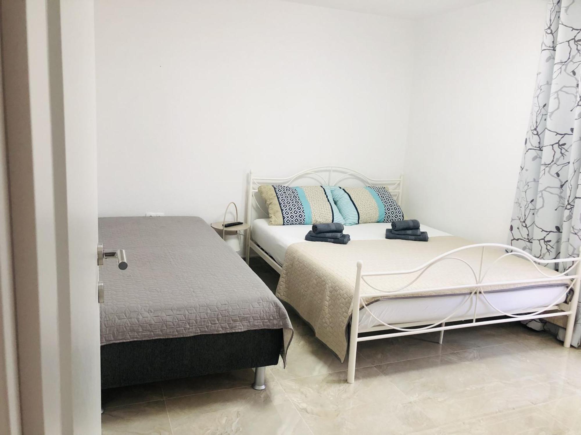 Apartmani Ema Трогир Екстериор снимка